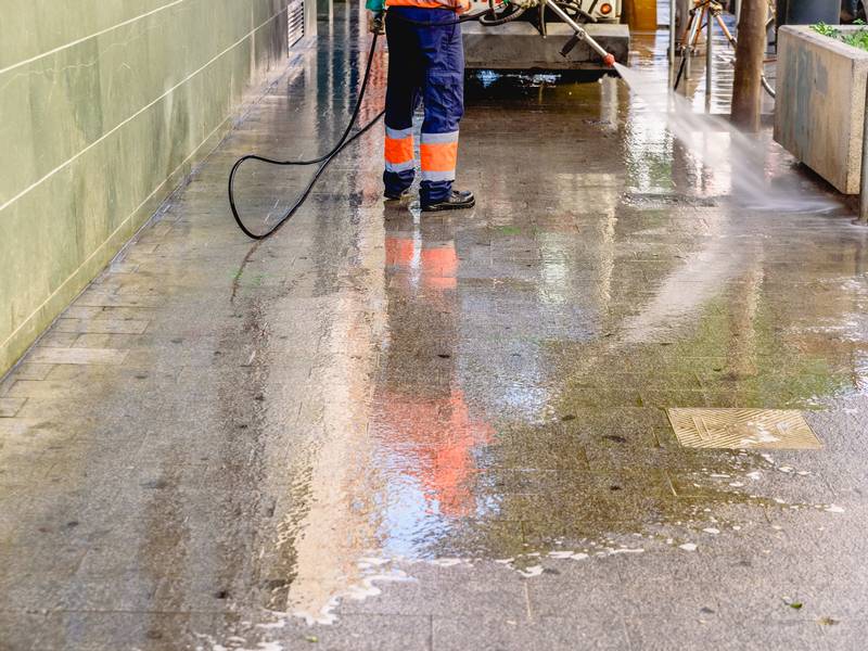 How Do Professionals Perform Concrete Cleaning?